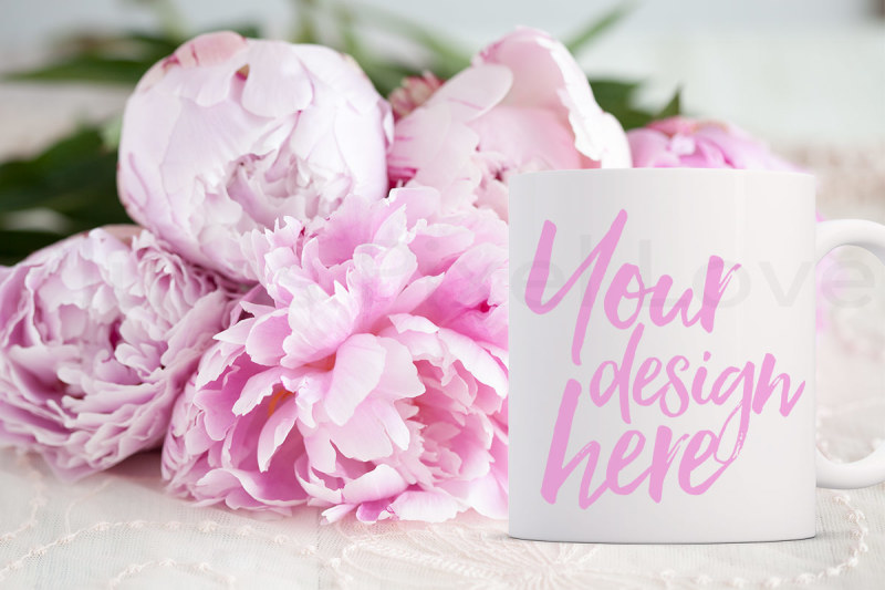 2-pretty-floral-styled-mug-mockups