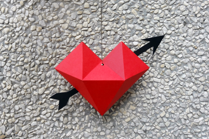 diy-paper-heart-dangler-3d-papercrafts
