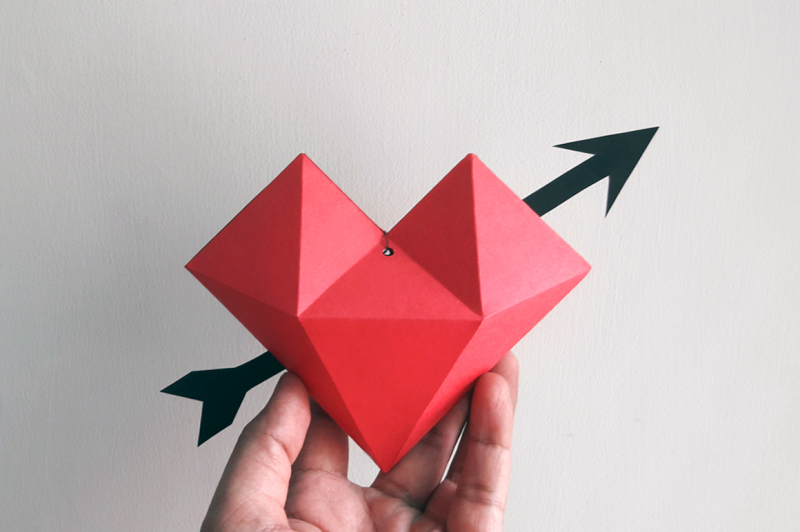 diy-paper-heart-dangler-3d-papercrafts