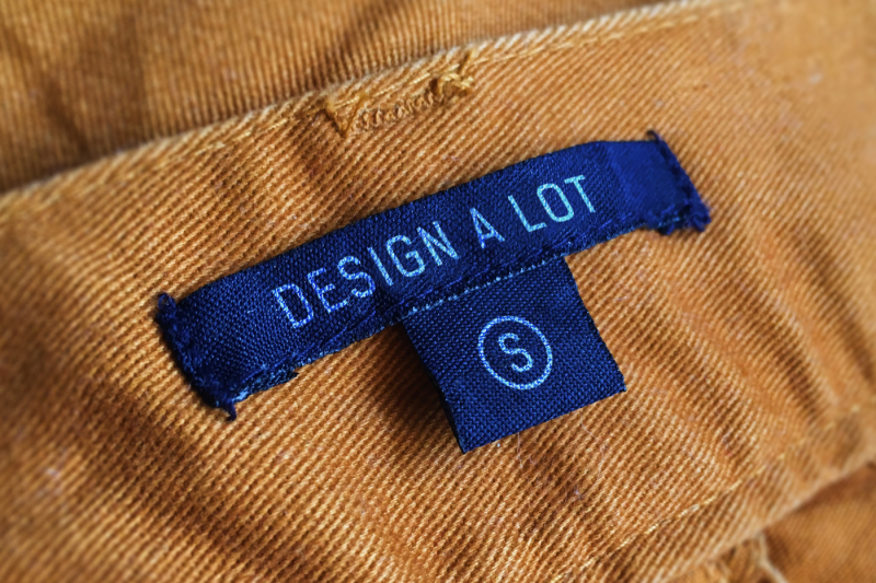 Free Canvas Jeans Label (PSD Mockups) Free Canvas Jeans Label (PSD Mockups)